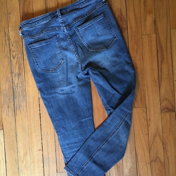 ☆ Free People Medium Wash Ankle Skinnies ☆ - Picture 8 of 8